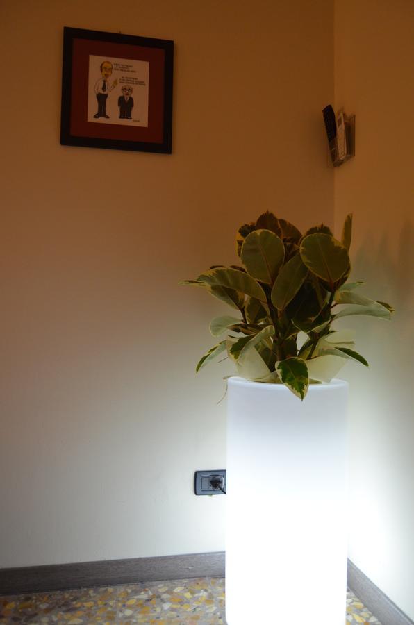 Bed And Breakfast Bissolati เบรเชีย ภายนอก รูปภาพ